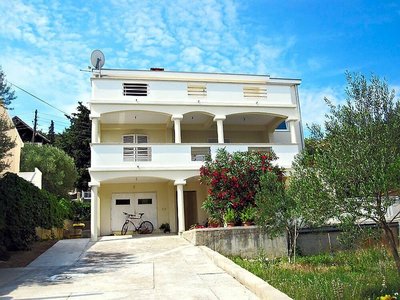 Apartment Serene Step From The Sea, Sleeps 5