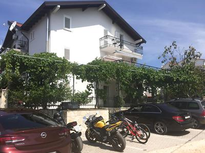 Logos Guesthouse