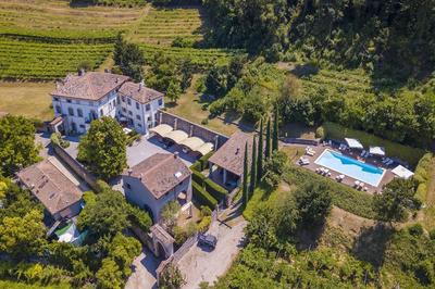 Villa Faccioli Magnolia With Shared Pool