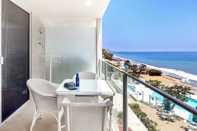 Oceanfront Gem w/ Balcony, Pool, Hot Tub & Carbon Beach Access Bluewater Haven by Avantstay