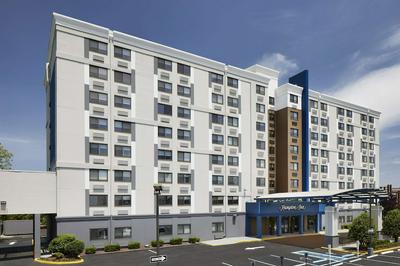 Hampton Inn Newark Airport