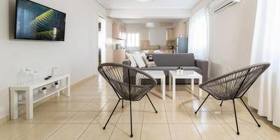 Elise Apartment Airport  by Airstay