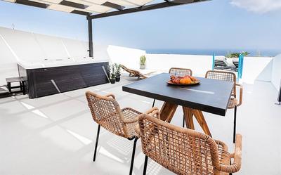 Suite Indoor Jacuzzi and Outdoor Jacuzzi