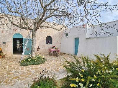 Trulli-style Chalet Near Forest Walks