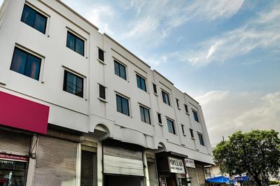 OYO 37212 Hotel Soft Petals By Arn Group