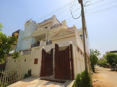 OYO 8681 Hotel Happy Homes