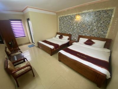 Khat Vong Viet Hotel