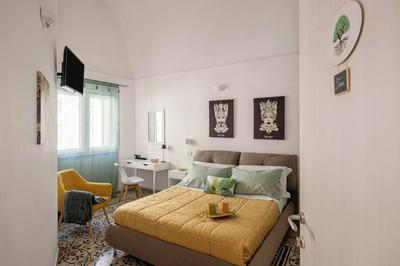 Madre Terra Airport Rooms and Suites