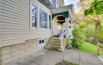 Walk to Syracuse Campus: Family-friendly Home!
