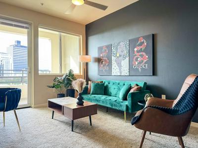 Beautiful 1 BR in LA Gym Pool 10mins to Cedar, Foto 2