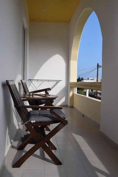 Lefteris Spacious APT Near Ialysos Beach