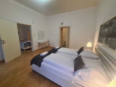 Comfort 3BR Apt Near Wiener Stadthalle