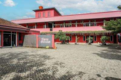 OYO Life 93342 Yasmine Guesthouse Syariah