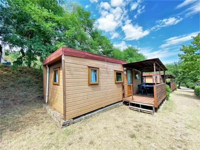 Belvilla by OYO Lovely Bungalow With a Shared Pool