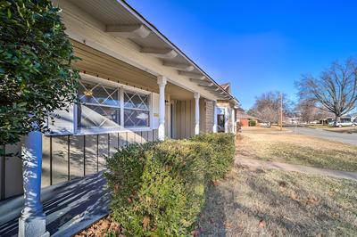 Tulsa Home w/ Yard: 5 Mi to Downtown!