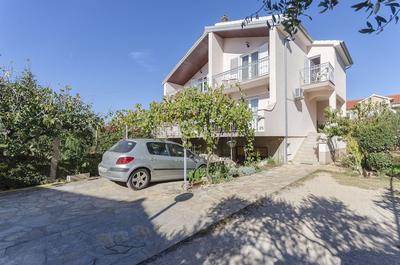 Apartments Ema