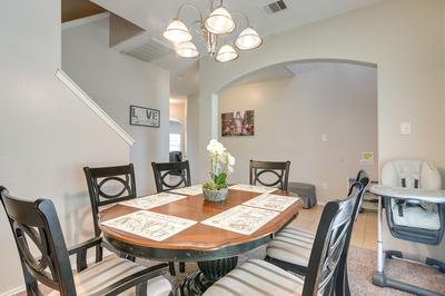 Pet-friendly Pearland Home ~ 21 Mi to Houston!