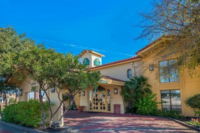 Townhouse Garden Inn & Suites San Antonio I 35