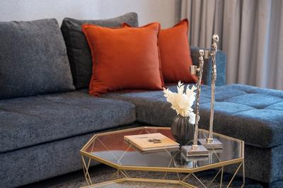 Luxurious 1BR Oasis near Burj Khalifa