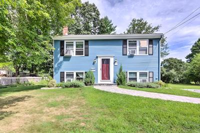 Bright Narragansett Beach Escape w/ Deck & Yard!
