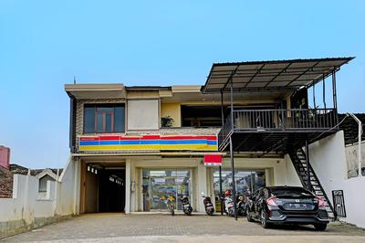 Capital O 92228 Cozy Bromo Homestay