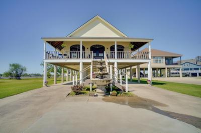 Exquisite Lake Charles Gem - Waterfront Views