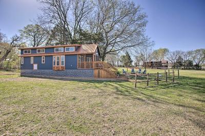 4 Mi to Dtwn Mckinney: Tiny Home w/ Fireplace