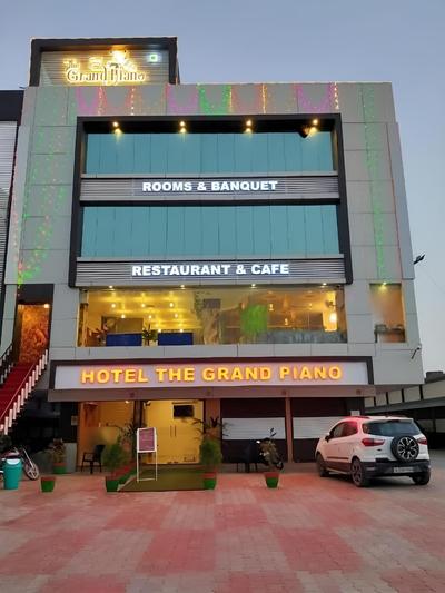 Hotel The Grand Piano