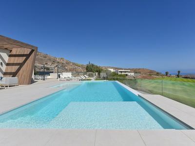 Villa in Salobre With Pool & Golf Nearby