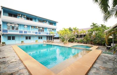 OYO 1004 Naklua Mansion