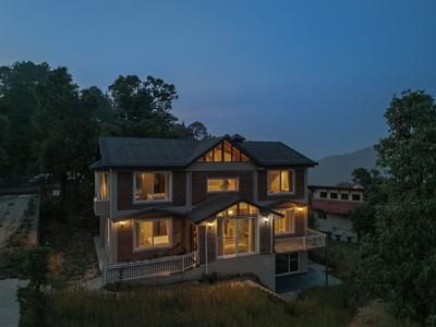 Himvan by Akama Homes