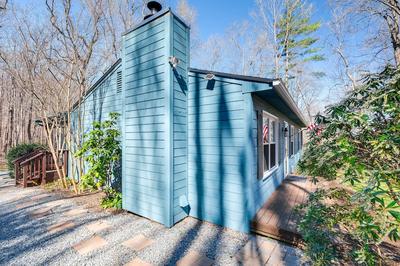 Pet-friendly Roanoke Home w/ Fire Pit + Grill!
