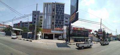 Front One Inn Semarang