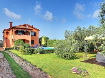 Detached 6 Bedroom House with Private Pool near Ližnjan