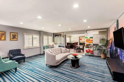 Quality Inn & Suites Plano East - Richardson
