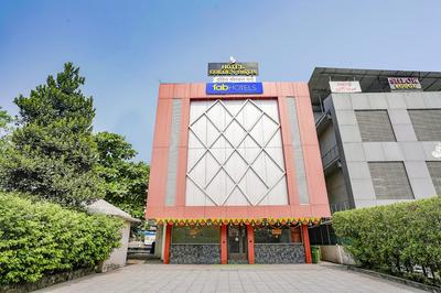 Fabhotel Golden Bird