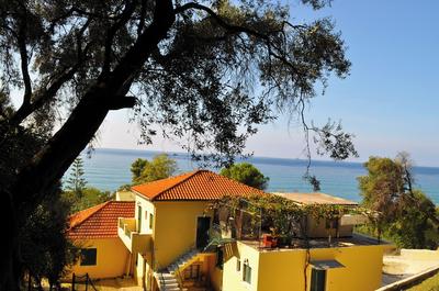 Holiday House Angelos on Agios Gordios Beach