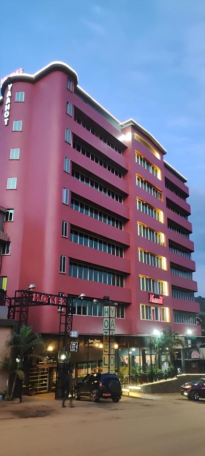 YaahoT Hotel