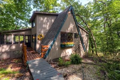 Quiet Lakefront Cottage With Dock & Resort Access!