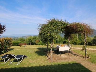 Farmhouse in Casperia With Pool & Scenic Views