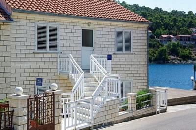 Apartments Tomasic - Two Bedroom Apartment With Terrace and Sea View