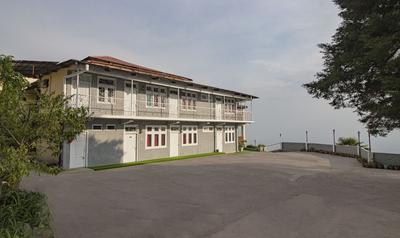 Treebo Raj Mall Road