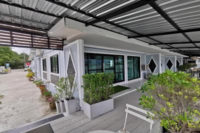 Chaiyai River Front Hotel