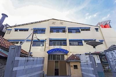 RedDoorz near Ciputra World Kuningan