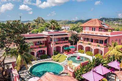 PinkCoco Uluwatu - Constant Surprises & for Cool Adults Only