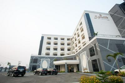 De Signature Tower Hotels & Suites