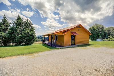 Wraparound Deck & Hot Tub: Blue Ridge Mtn Cabin