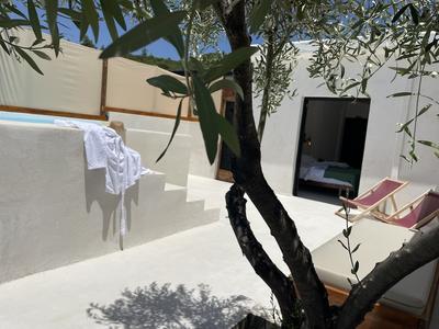 Rustic Hill Private Pool Rooms