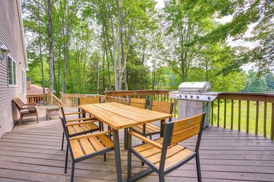 Family-friendly Cadillac Home w/ Golf Course Views