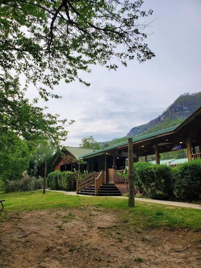 Geneva Hotel & Tiki Bar